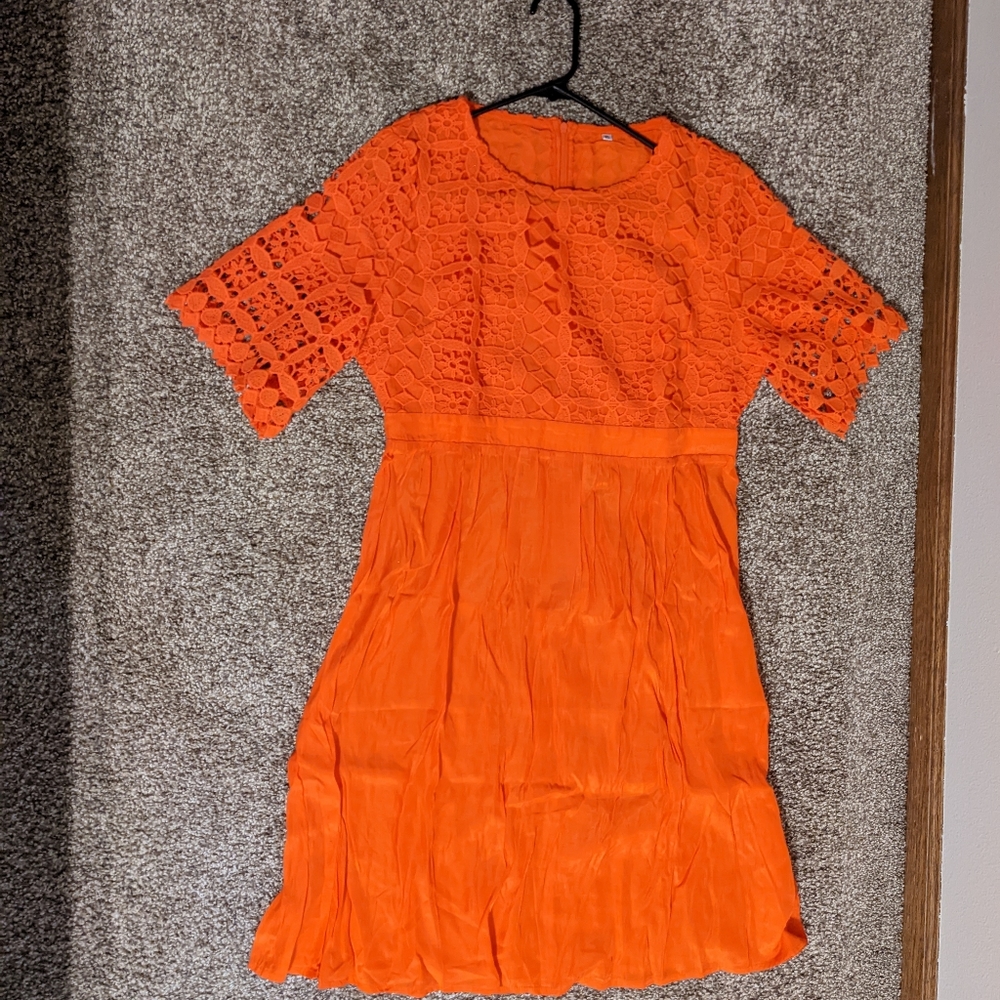 Half Sleeve Round Neck Lace Overlay Bodice Midi Dress